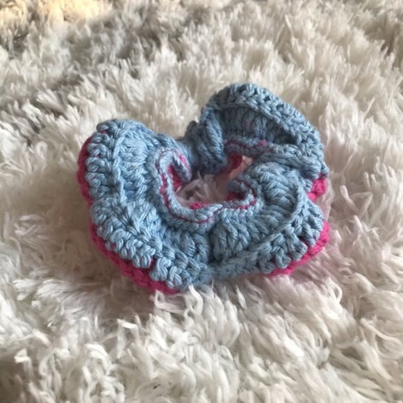Dual-colour Scrunchie in Pink and Blue - Picture 2 of 4